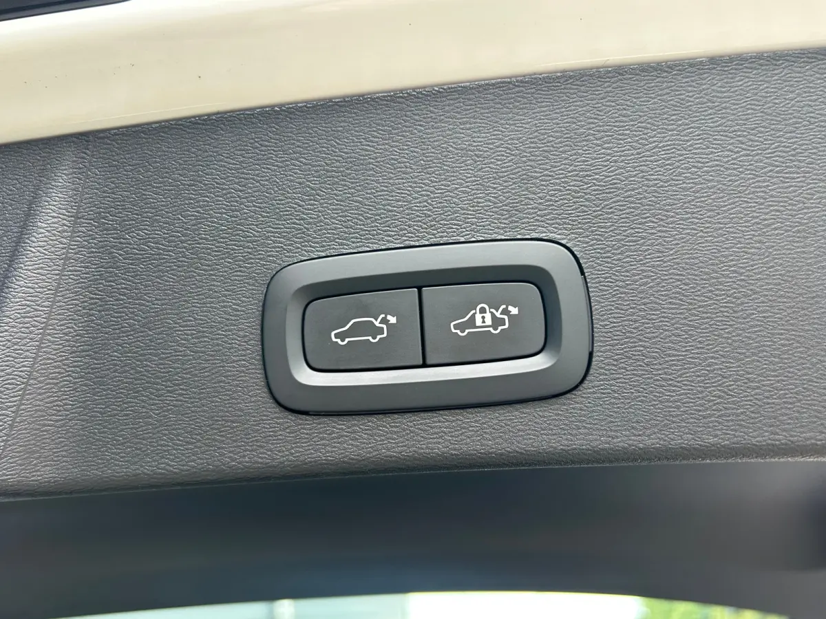 1.5 T4 Plug-in hybrid Core Bright | Apple Carplay/Android Auto|telefoonintegratie premium | Audio installatie | Cruise control