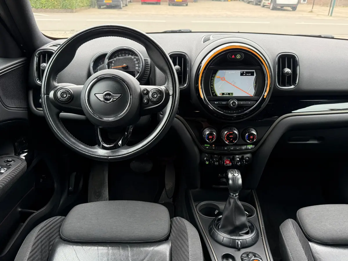 1.5 Cooper Chili, Stoelverwarming,Sfeerverlichting,Navigatie,Parkeersensoren