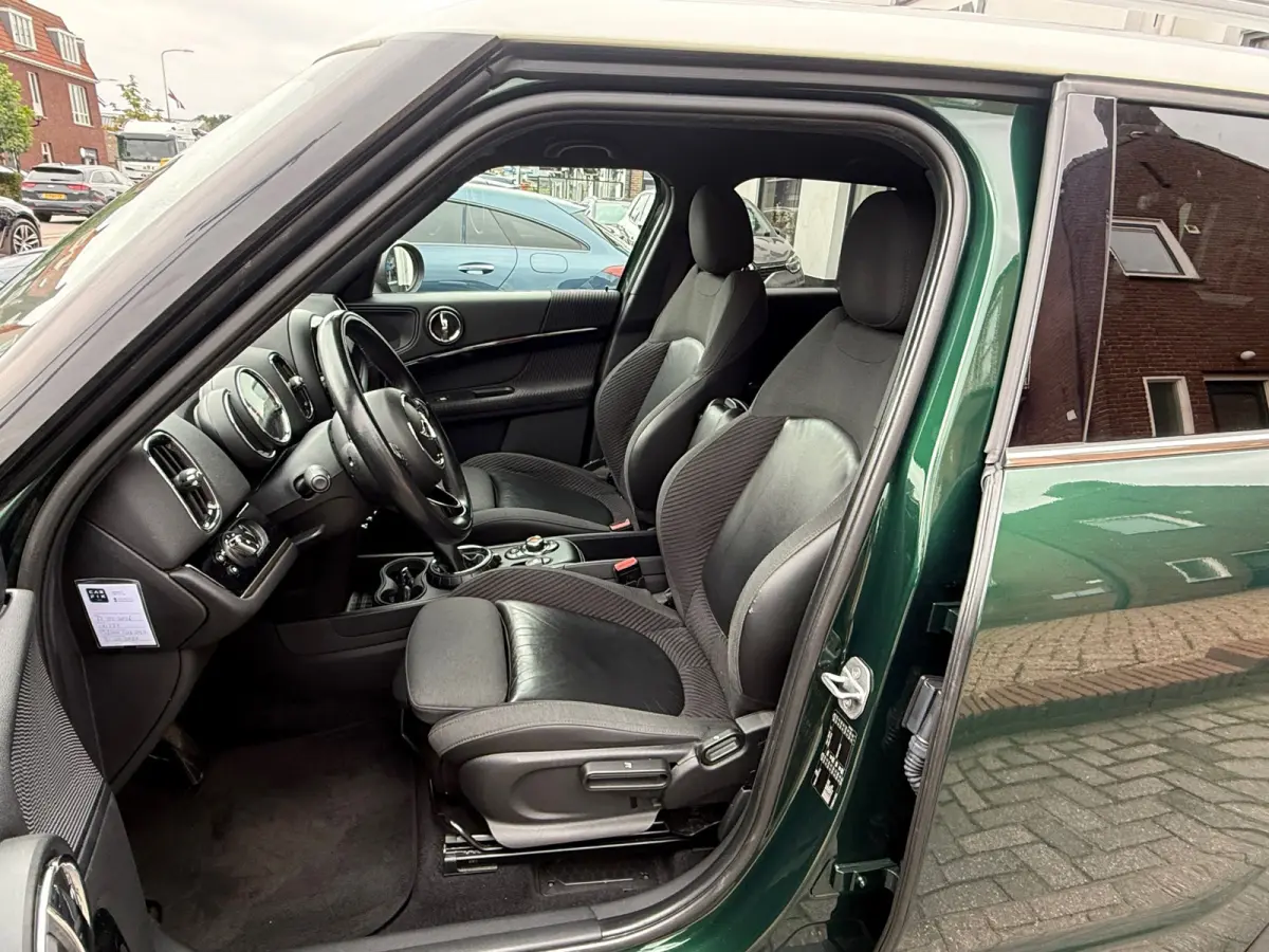 1.5 Cooper Chili, Stoelverwarming,Sfeerverlichting,Navigatie,Parkeersensoren