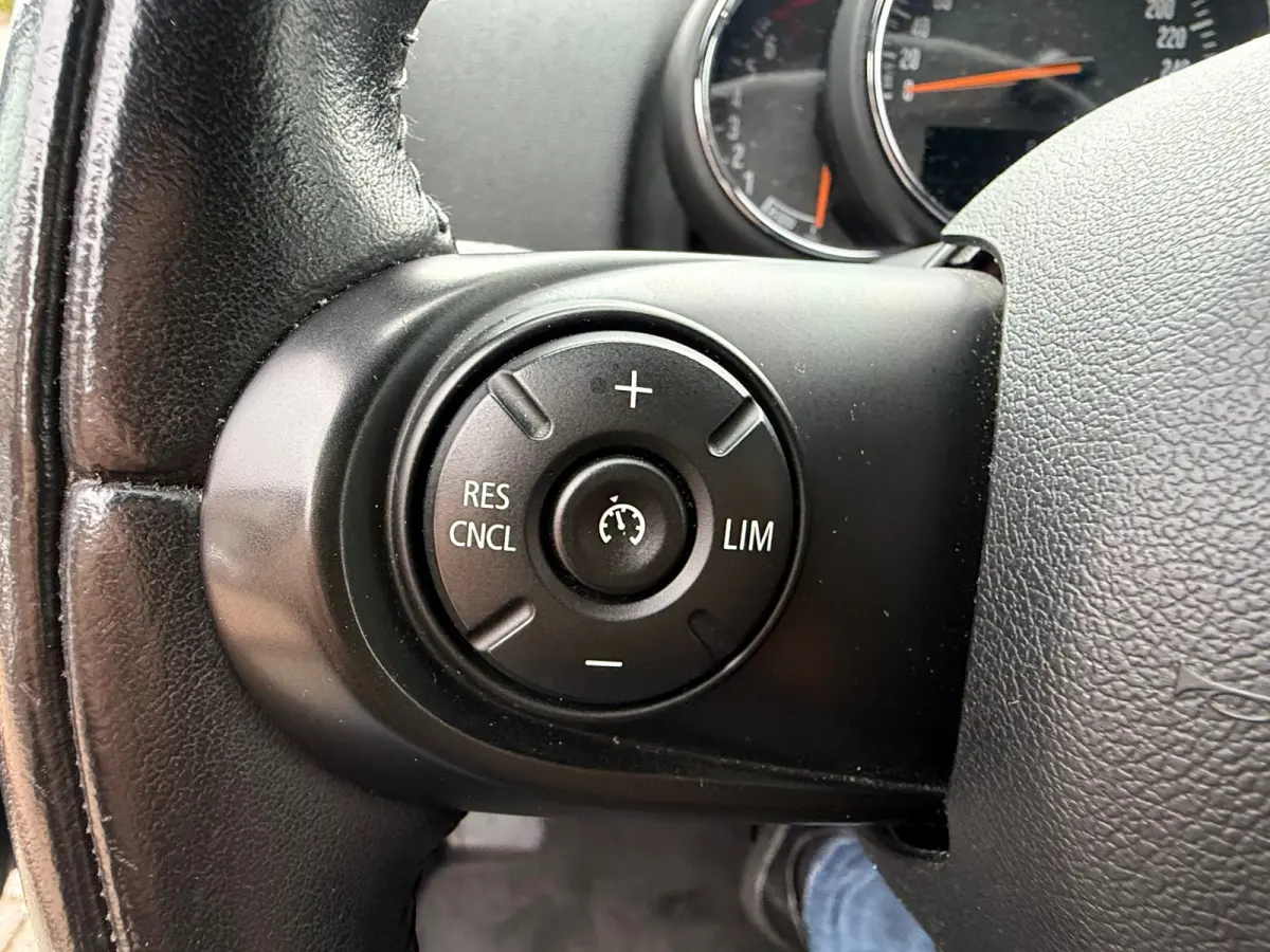 1.5 Cooper Chili, Stoelverwarming,Sfeerverlichting,Navigatie,Parkeersensoren