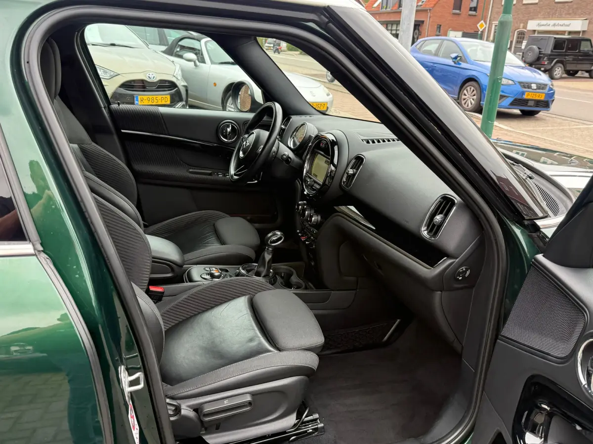 1.5 Cooper Chili, Stoelverwarming,Sfeerverlichting,Navigatie,Parkeersensoren
