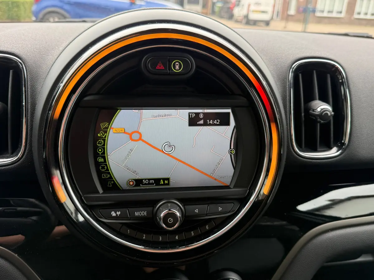 1.5 Cooper Chili, Stoelverwarming,Sfeerverlichting,Navigatie,Parkeersensoren