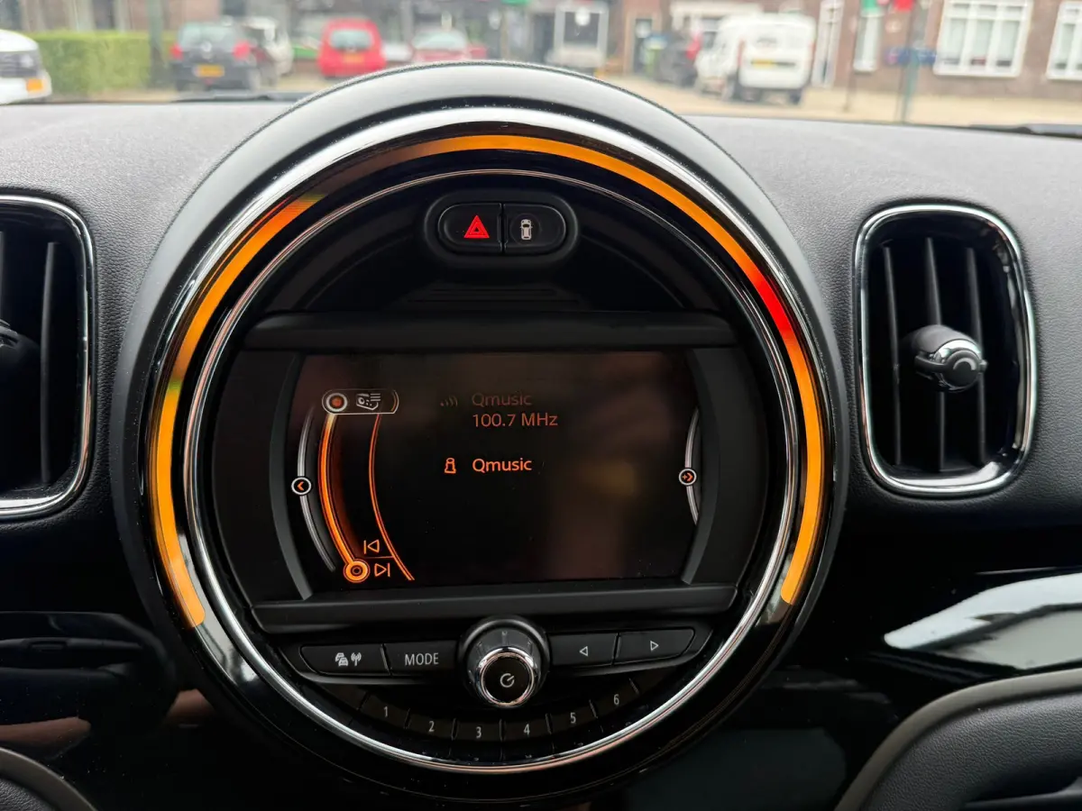 1.5 Cooper Chili, Stoelverwarming,Sfeerverlichting,Navigatie,Parkeersensoren