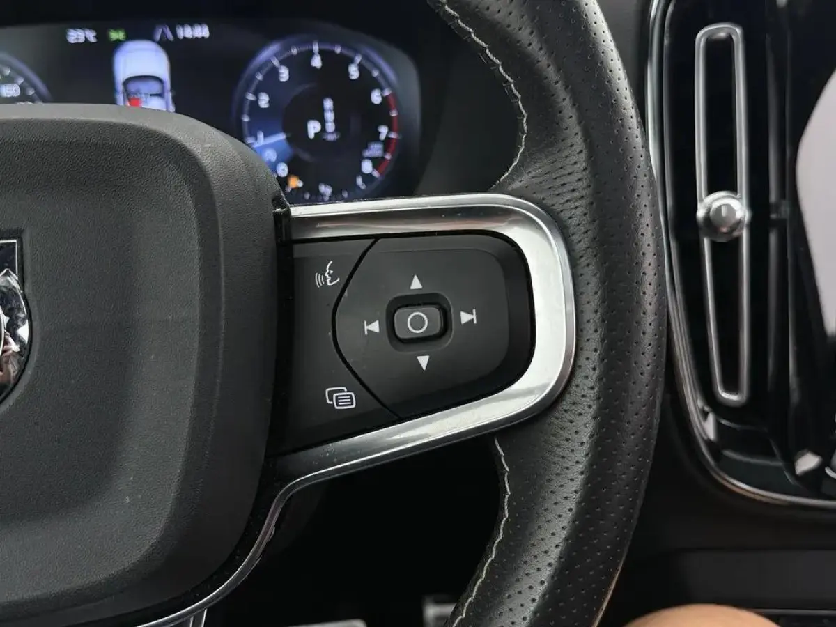 2.0 T4 R-Design Pano Leer Autopilot Camera Trekh. NAP