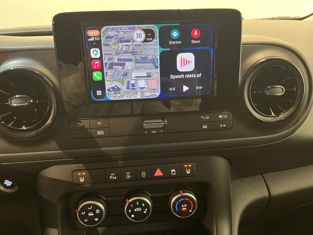 113 L2 Pro Automaat Benzine / Euro 6 / Airco / CarPlay / Cruise Control / Camera / Trekhaak / LMV / 14.000 KM !!