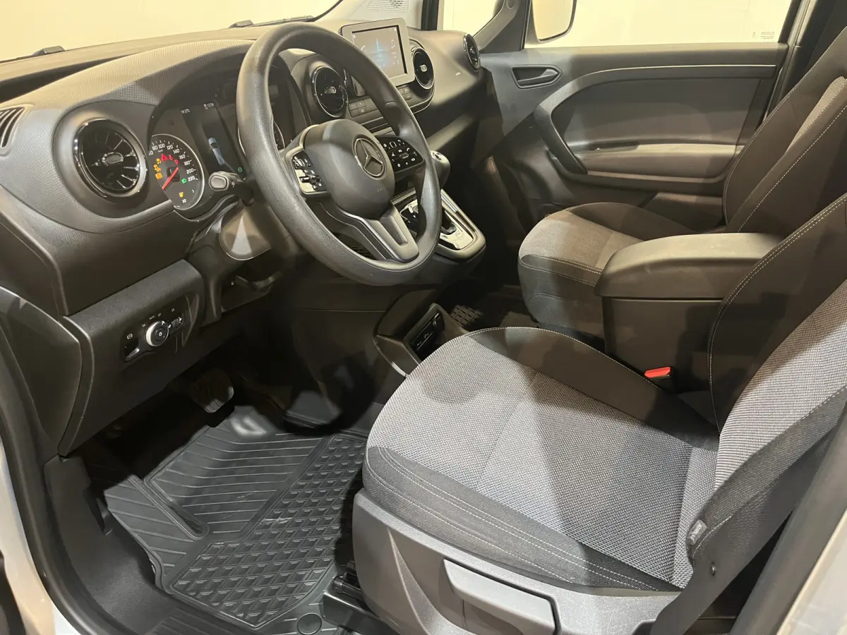 113 L2 Pro Automaat Benzine / Euro 6 / Airco / CarPlay / Cruise Control / Camera / Trekhaak / LMV / 14.000 KM !!