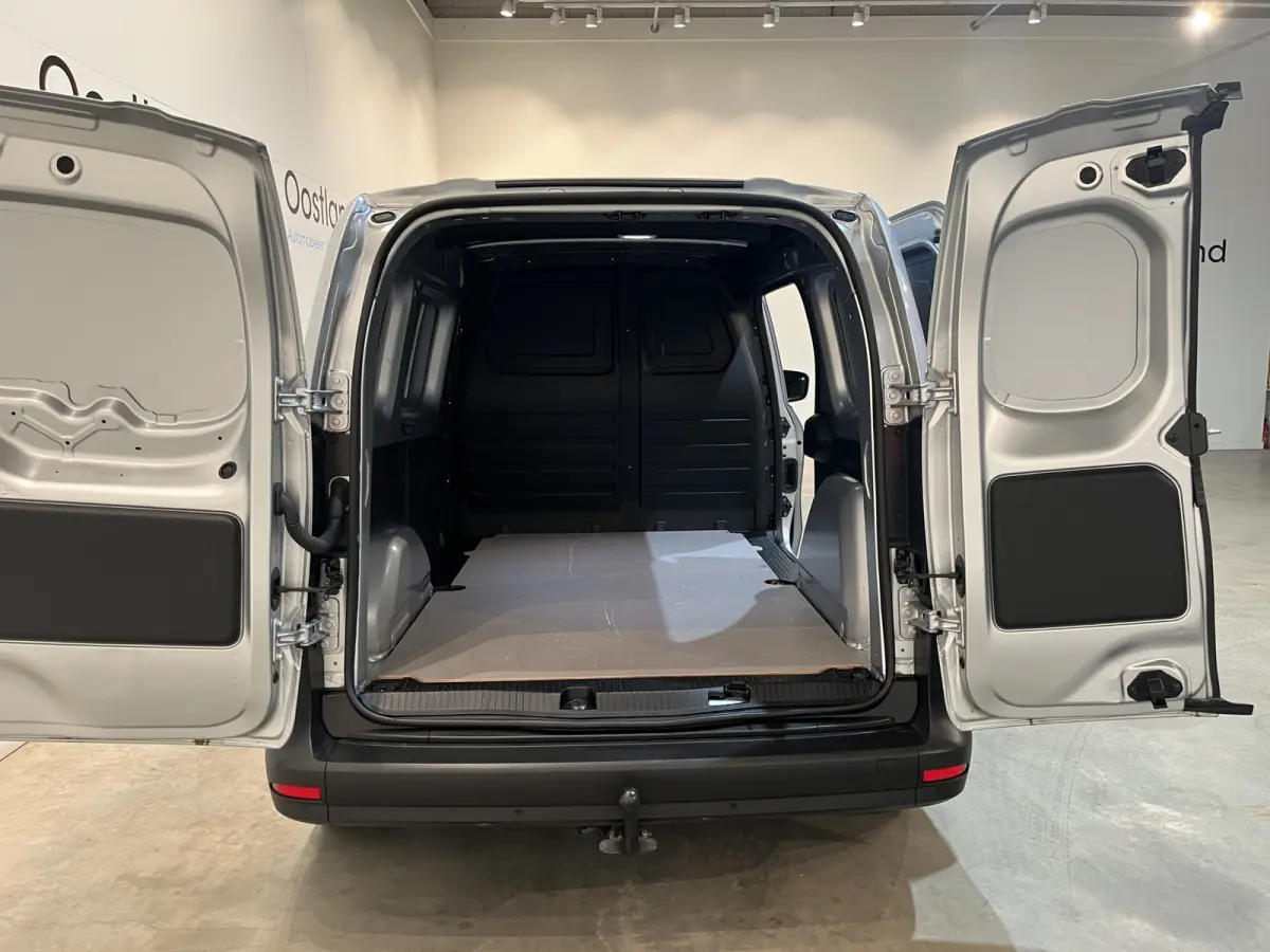 113 L2 Pro Automaat Benzine / Euro 6 / Airco / CarPlay / Cruise Control / Camera / Trekhaak / LMV / 14.000 KM !!