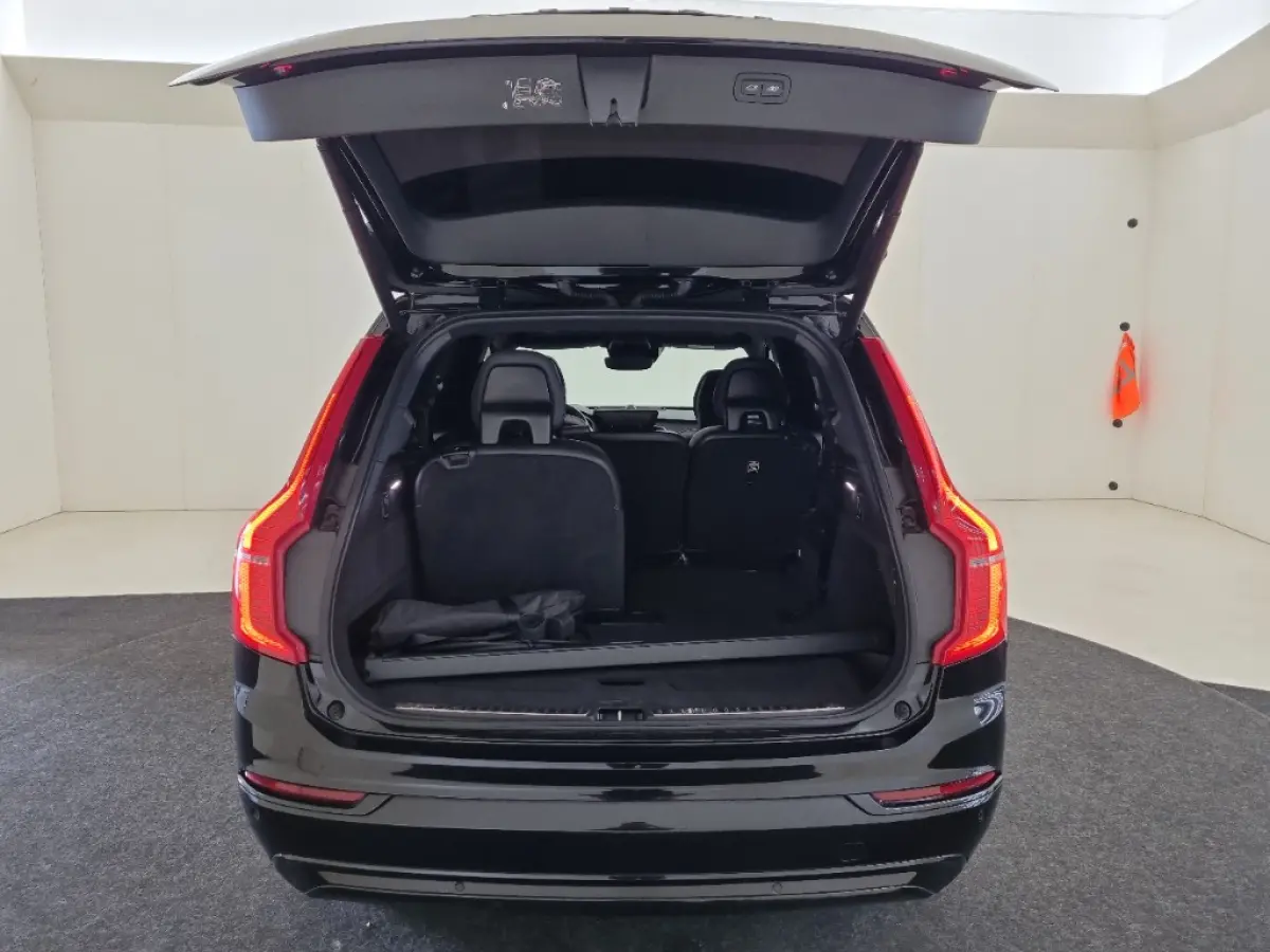 2.0 T8 Recharge AWD R-Design | VolvoSelekt | Bowers&Wilkins | Luchtvering | 22'' | Black