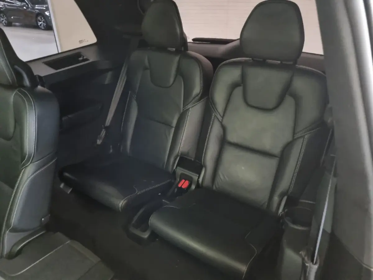 2.0 T8 Recharge AWD R-Design | VolvoSelekt | Bowers&Wilkins | Luchtvering | 22'' | Black