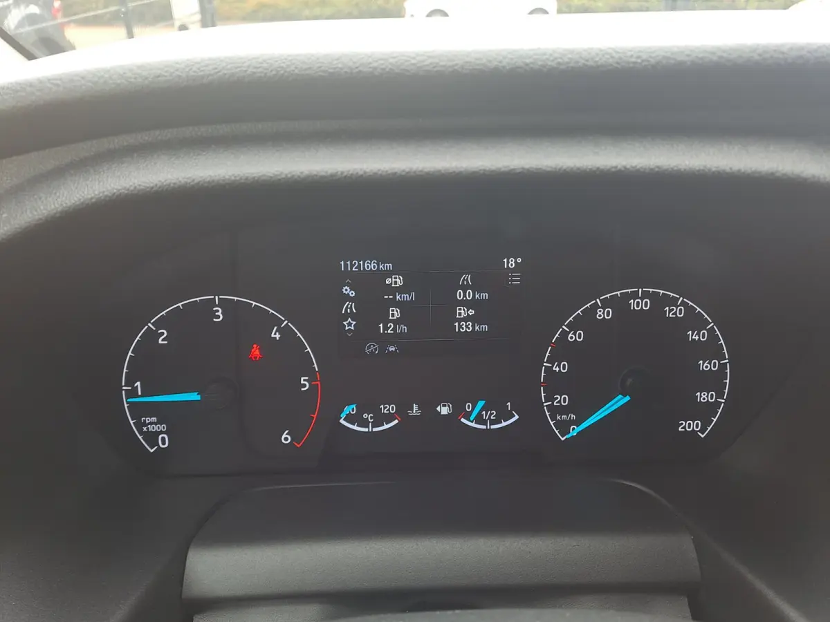 320 2.0 TDCI L1H1 Sport