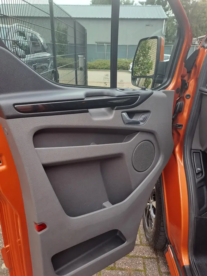320 2.0 TDCI L1H1 Sport