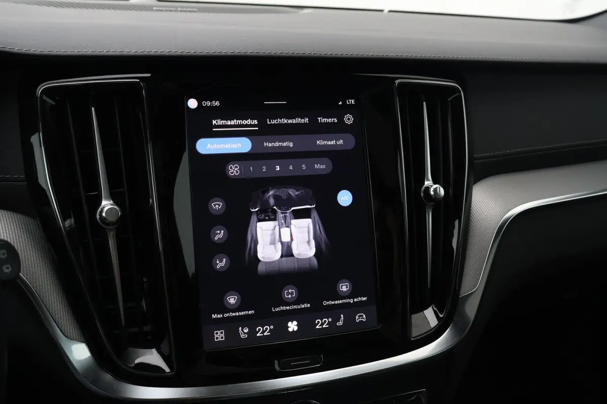 2.0 T6 Plug-in hybrid AWD Ultra Dark | Trekhaak | Harman Kardon | Pano |
