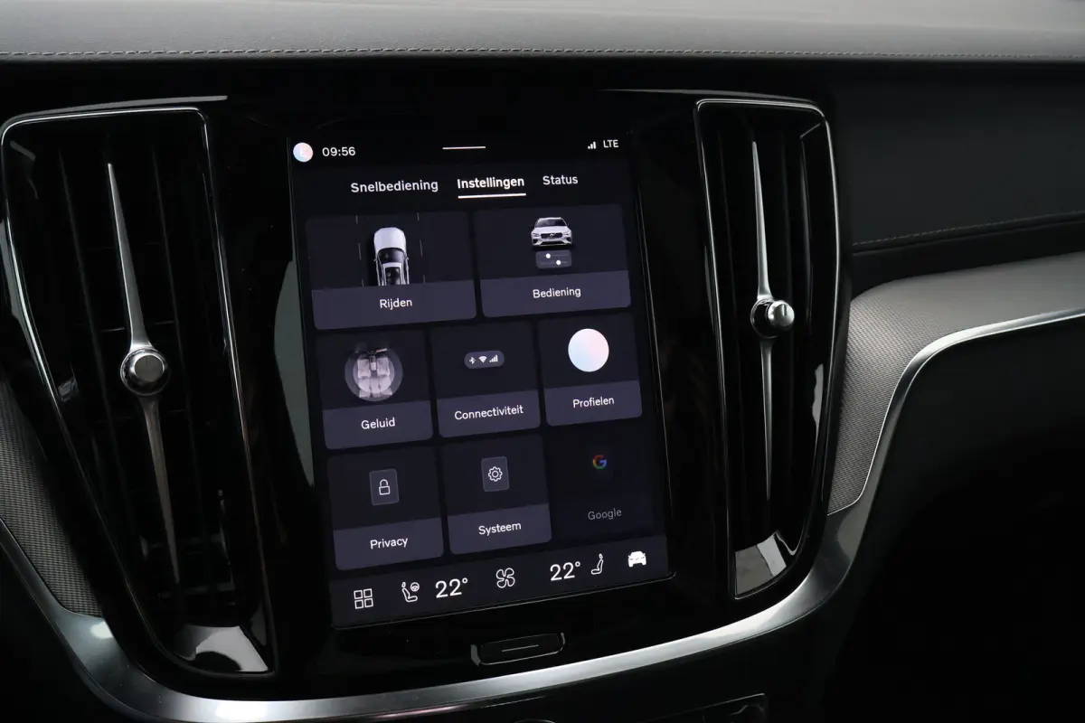 2.0 T6 Plug-in hybrid AWD Ultra Dark | Trekhaak | Harman Kardon | Pano |