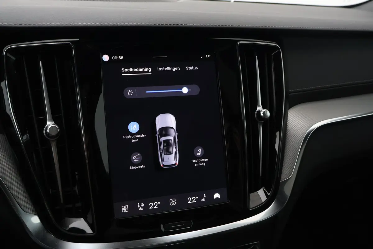 2.0 T6 Plug-in hybrid AWD Ultra Dark | Trekhaak | Harman Kardon | Pano |