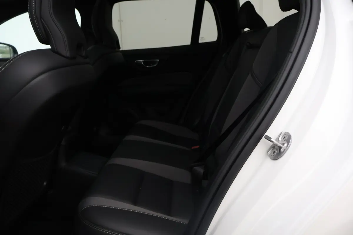 2.0 T6 Plug-in hybrid AWD Ultra Dark | Trekhaak | Harman Kardon | Pano |