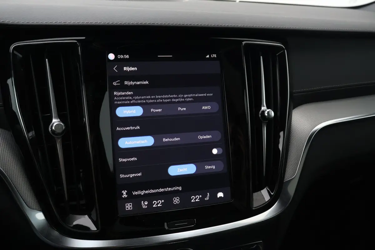 2.0 T6 Plug-in hybrid AWD Ultra Dark | Trekhaak | Harman Kardon | Pano |