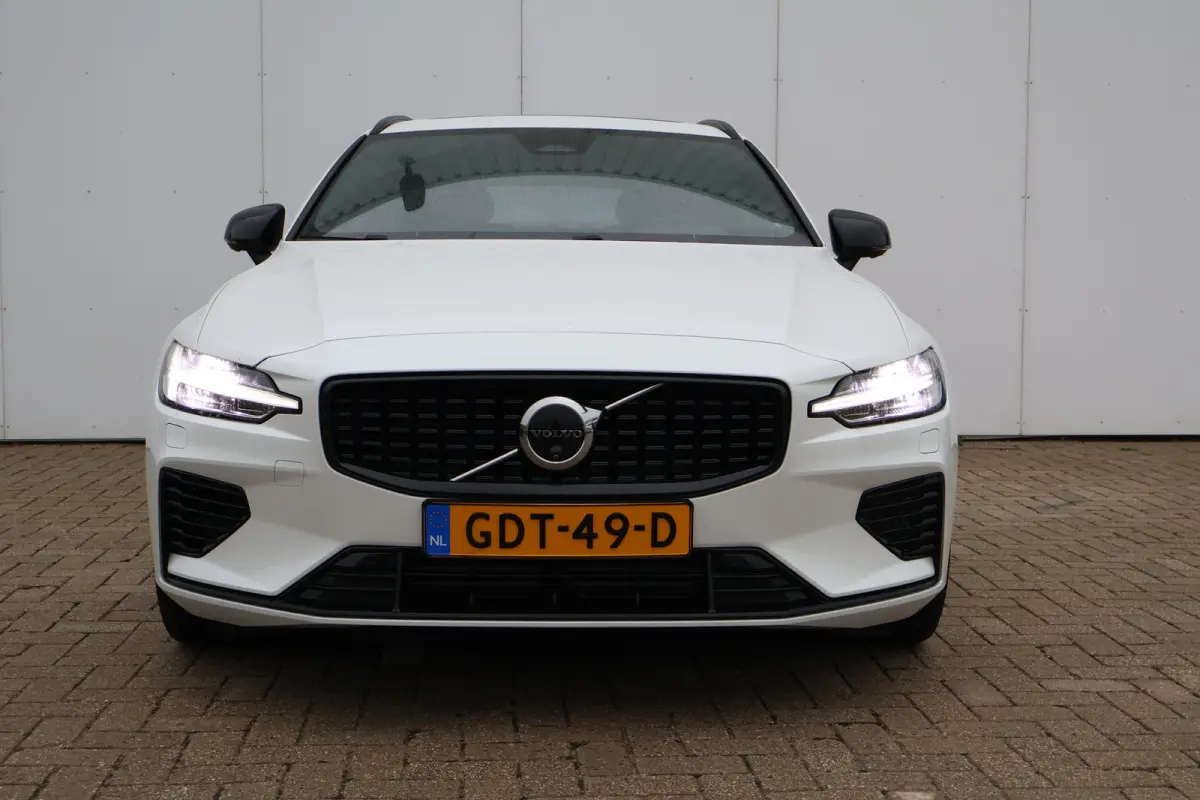 2.0 T6 Plug-in hybrid AWD Ultra Dark | Trekhaak | Harman Kardon | Pano |