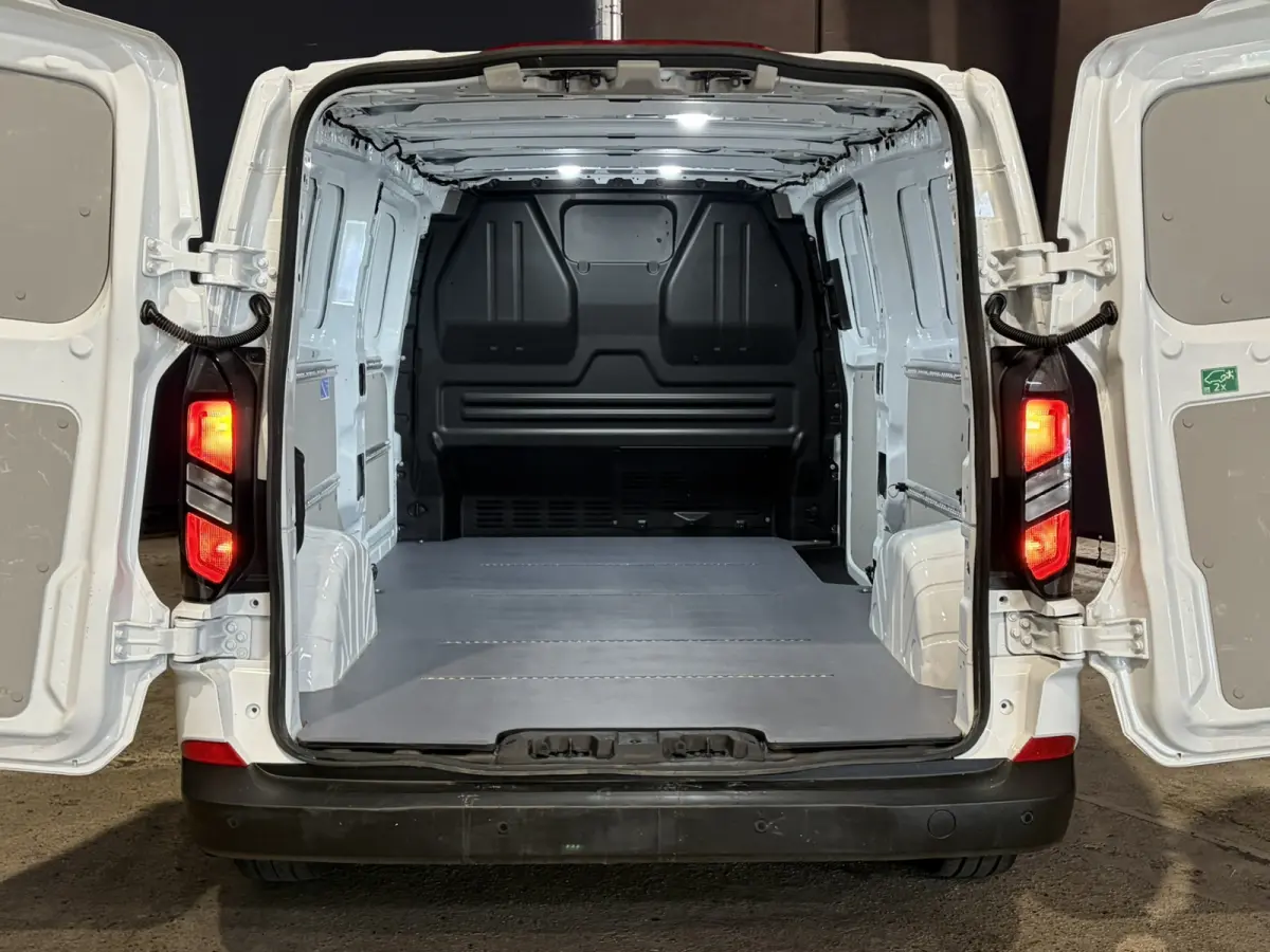 2.0 TDCI 111pk L2H1 Euro6 Airco | Camera | Navigatie | LED | Apple Carplay | Cruisecontrol Android Auto, Verwarmde voorruit, Stoelverwarming, Parkeersensoren, Bijrijdersbank