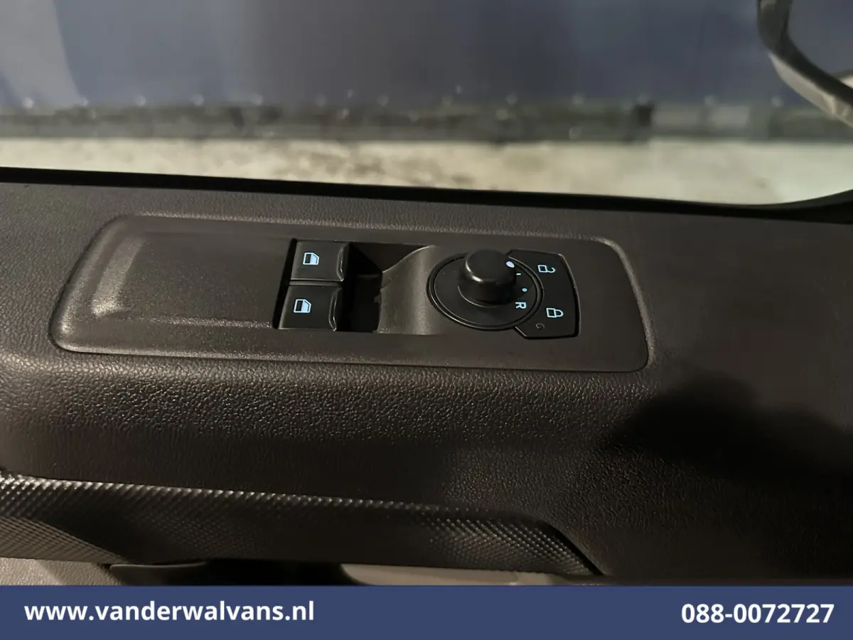 2.0 TDCI 111pk L2H1 Euro6 Airco | Camera | Navigatie | LED | Apple Carplay | Cruisecontrol Android Auto, Verwarmde voorruit, Stoelverwarming, Parkeersensoren, Bijrijdersbank