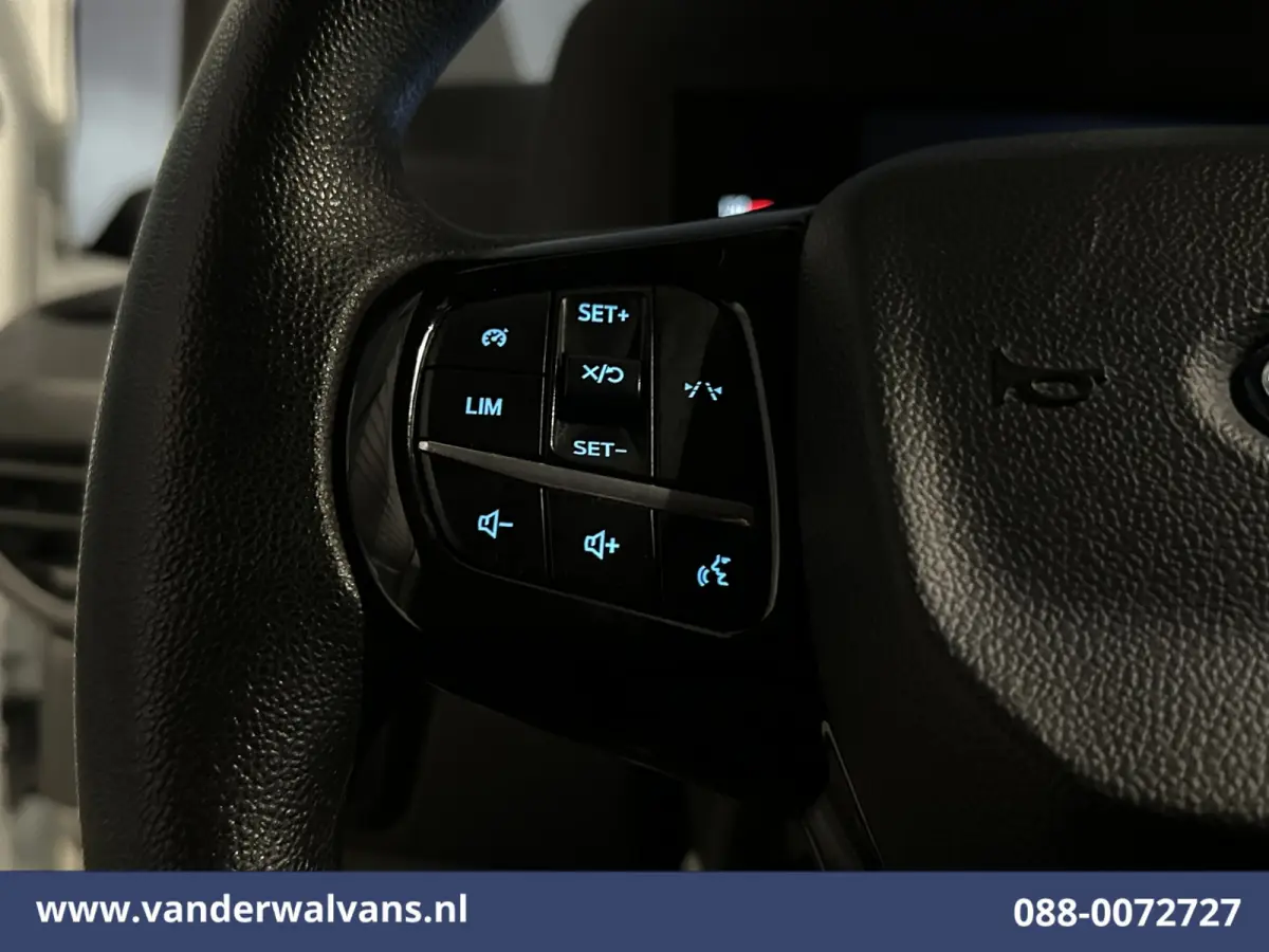2.0 TDCI 111pk L2H1 Euro6 Airco | Camera | Navigatie | LED | Apple Carplay | Cruisecontrol Android Auto, Verwarmde voorruit, Stoelverwarming, Parkeersensoren, Bijrijdersbank