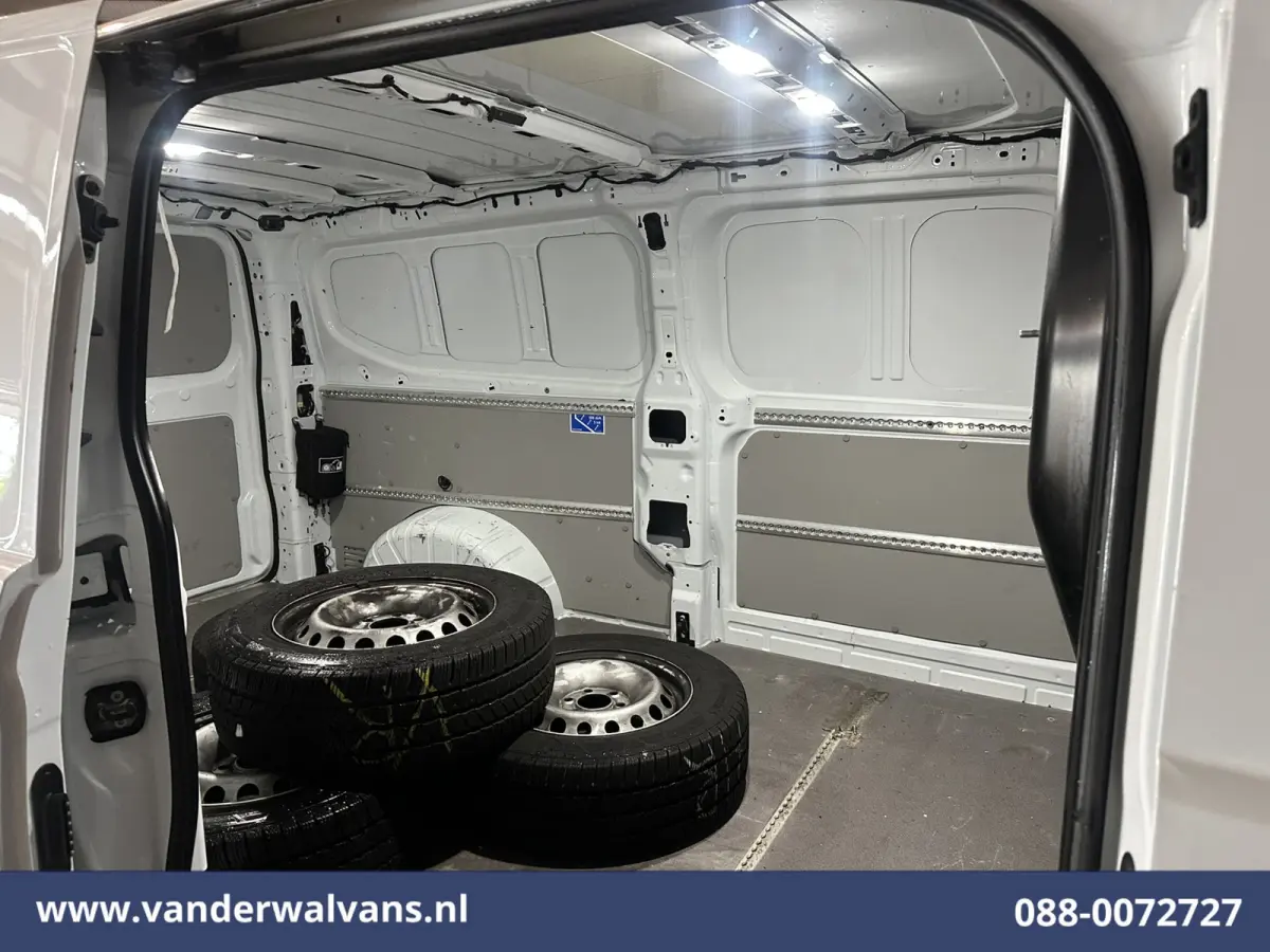 2.0 TDCI 111pk L2H1 Euro6 Airco | Camera | Navigatie | LED | Apple Carplay | Cruisecontrol Android Auto, Verwarmde voorruit, Stoelverwarming, Parkeersensoren, Bijrijdersbank
