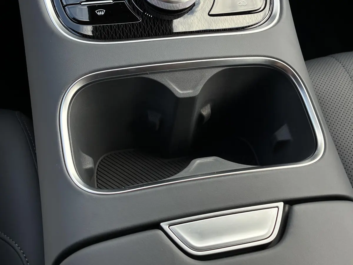 1.5 Max+ / 29,8 kWh / 136KM WLTP / max 1055KM Actieradius / PHEV / Plug-in / Fabrieksgarantie t/m 07-2034 / Stoelverwarming voor en achter / Stoelmassage / Schuif-kantel dak / Stoelventilati