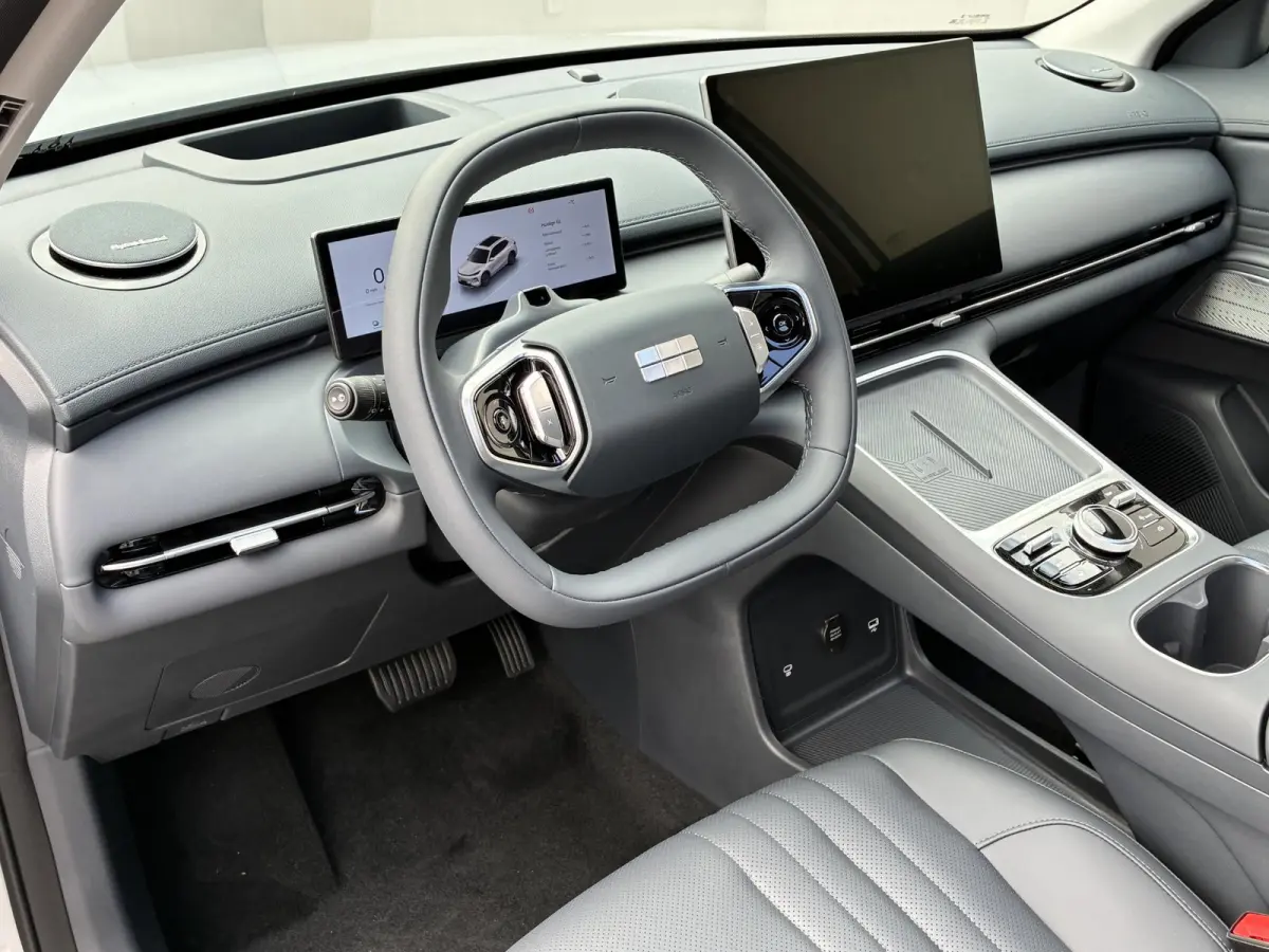 1.5 Max+ / 29,8 kWh / 136KM WLTP / max 1055KM Actieradius / PHEV / Plug-in / Fabrieksgarantie t/m 07-2034 / Stoelverwarming voor en achter / Stoelmassage / Schuif-kantel dak / Stoelventilati