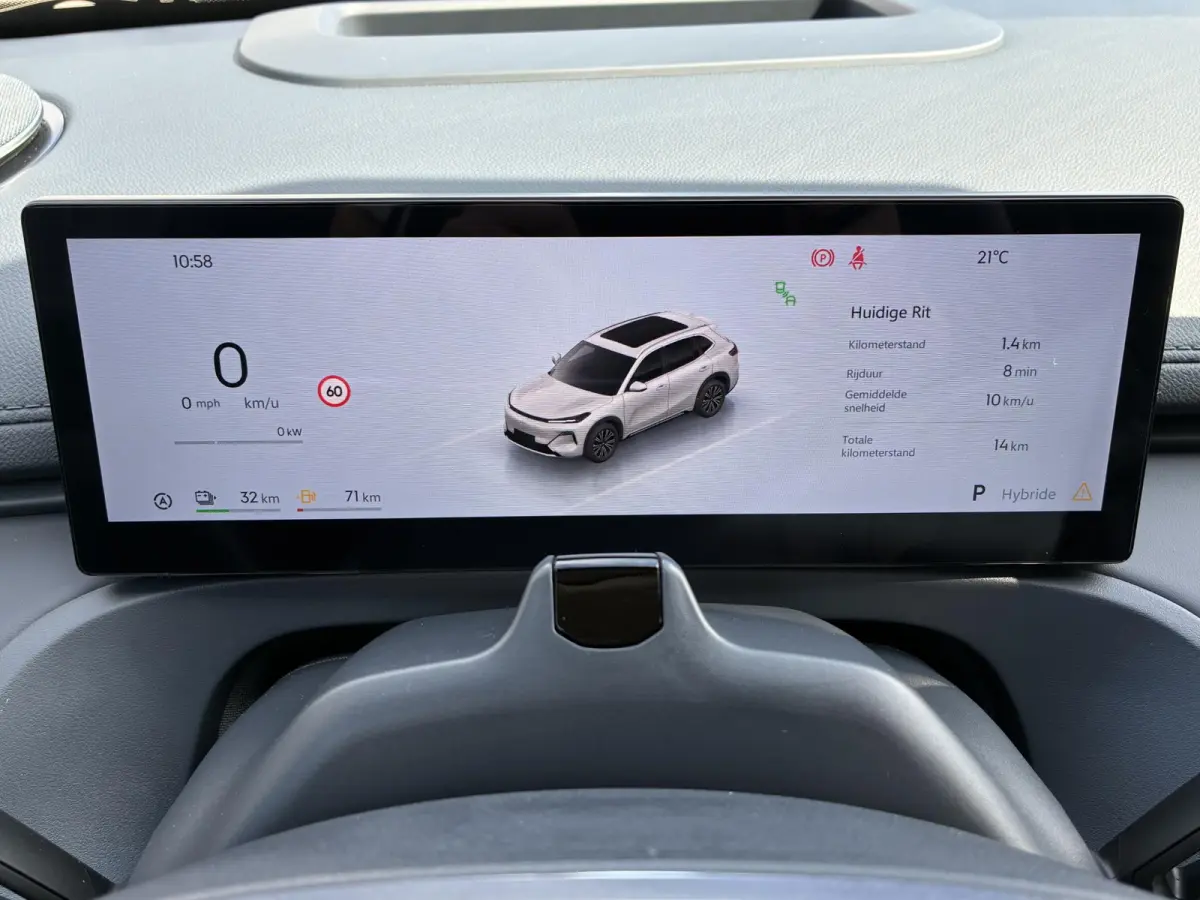 1.5 Max+ / 29,8 kWh / 136KM WLTP / max 1055KM Actieradius / PHEV / Plug-in / Fabrieksgarantie t/m 07-2034 / Stoelverwarming voor en achter / Stoelmassage / Schuif-kantel dak / Stoelventilati