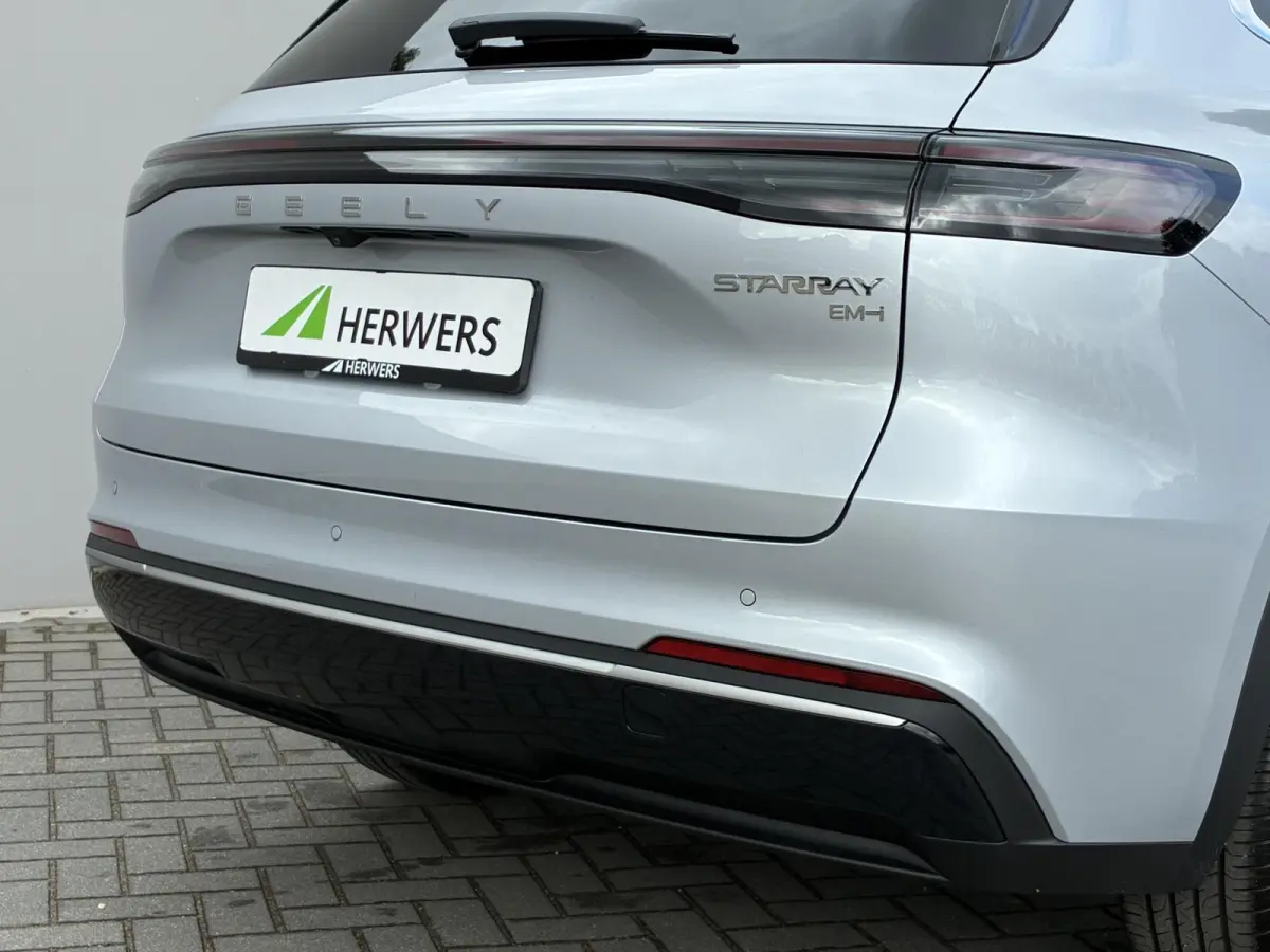 1.5 Max+ / 29,8 kWh / 136KM WLTP / max 1055KM Actieradius / PHEV / Plug-in / Fabrieksgarantie t/m 07-2034 / Stoelverwarming voor en achter / Stoelmassage / Schuif-kantel dak / Stoelventilati