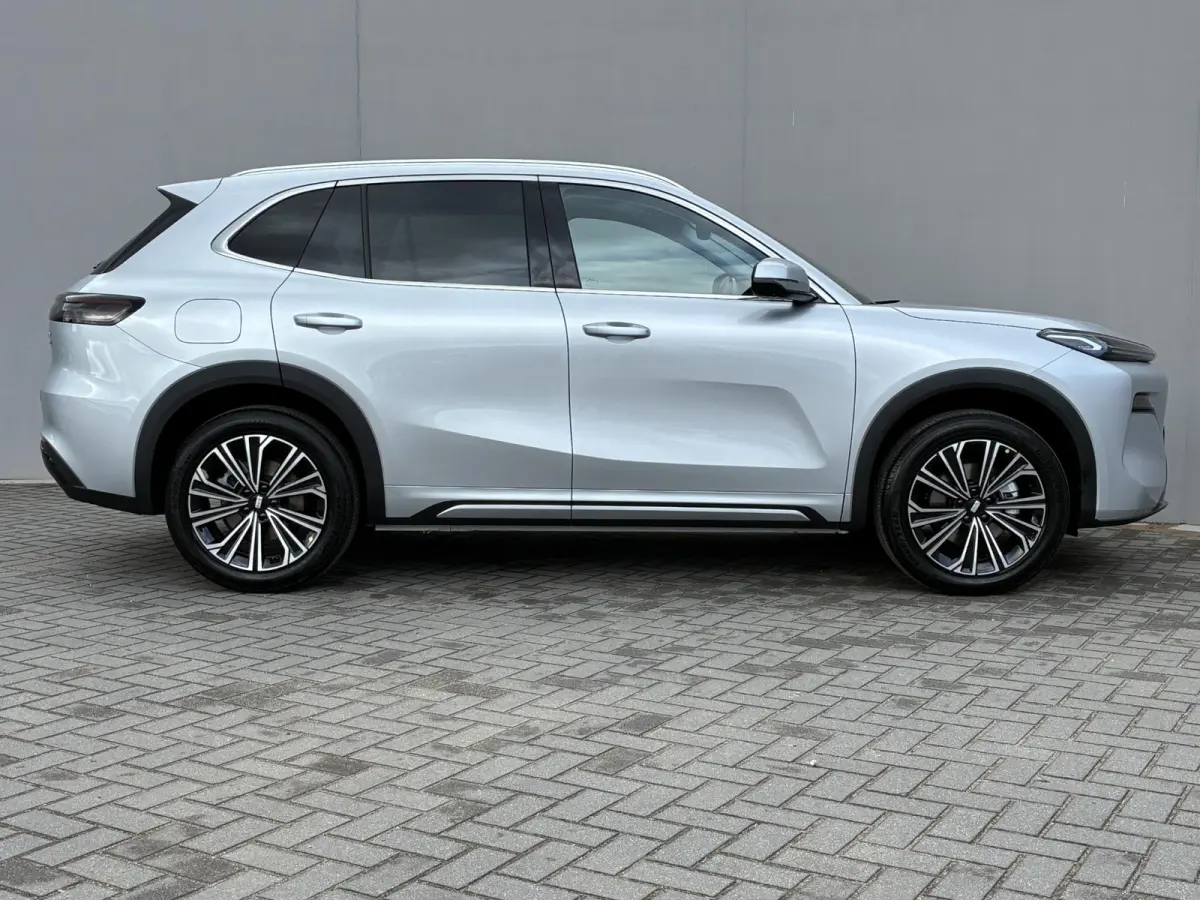 1.5 Max+ / 29,8 kWh / 136KM WLTP / max 1055KM Actieradius / PHEV / Plug-in / Fabrieksgarantie t/m 07-2034 / Stoelverwarming voor en achter / Stoelmassage / Schuif-kantel dak / Stoelventilati