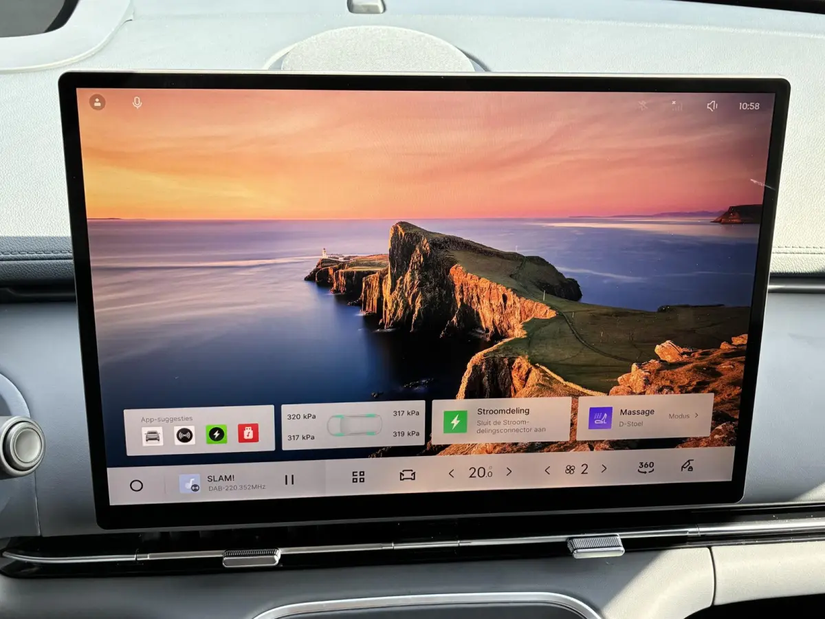 1.5 Max+ / 29,8 kWh / 136KM WLTP / max 1055KM Actieradius / PHEV / Plug-in / Fabrieksgarantie t/m 07-2034 / Stoelverwarming voor en achter / Stoelmassage / Schuif-kantel dak / Stoelventilati