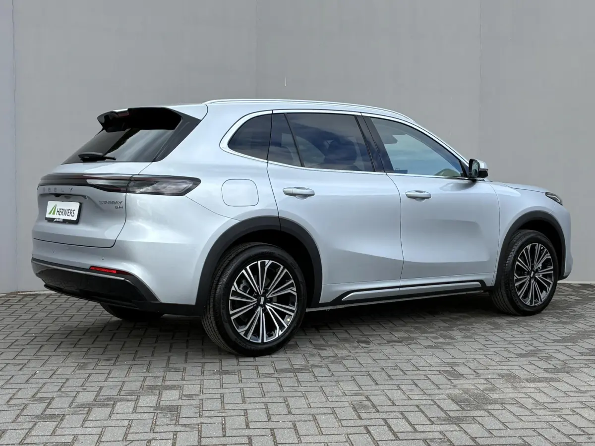 1.5 Max+ / 29,8 kWh / 136KM WLTP / max 1055KM Actieradius / PHEV / Plug-in / Fabrieksgarantie t/m 07-2034 / Stoelverwarming voor en achter / Stoelmassage / Schuif-kantel dak / Stoelventilati