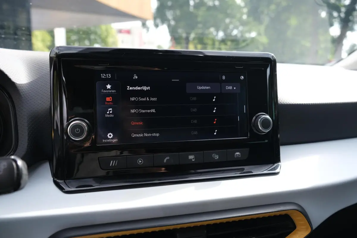 1.0 Style|Rijklaar!|Carplay|LaneAssist|FrontAssist|DAB|Cruise