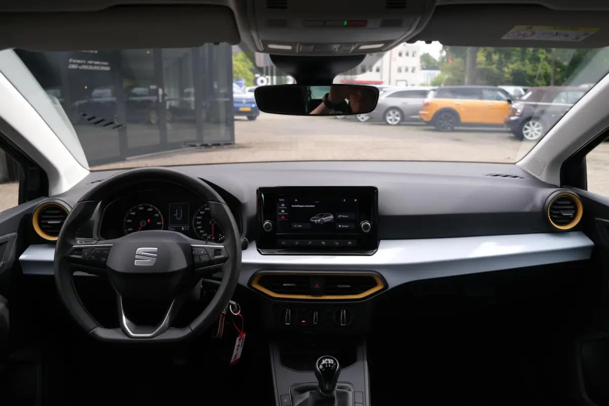 1.0 Style|Rijklaar!|Carplay|LaneAssist|FrontAssist|DAB|Cruise