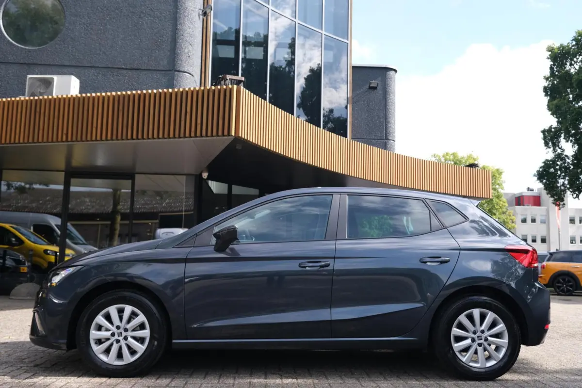 1.0 Style|Rijklaar!|Carplay|LaneAssist|FrontAssist|DAB|Cruise