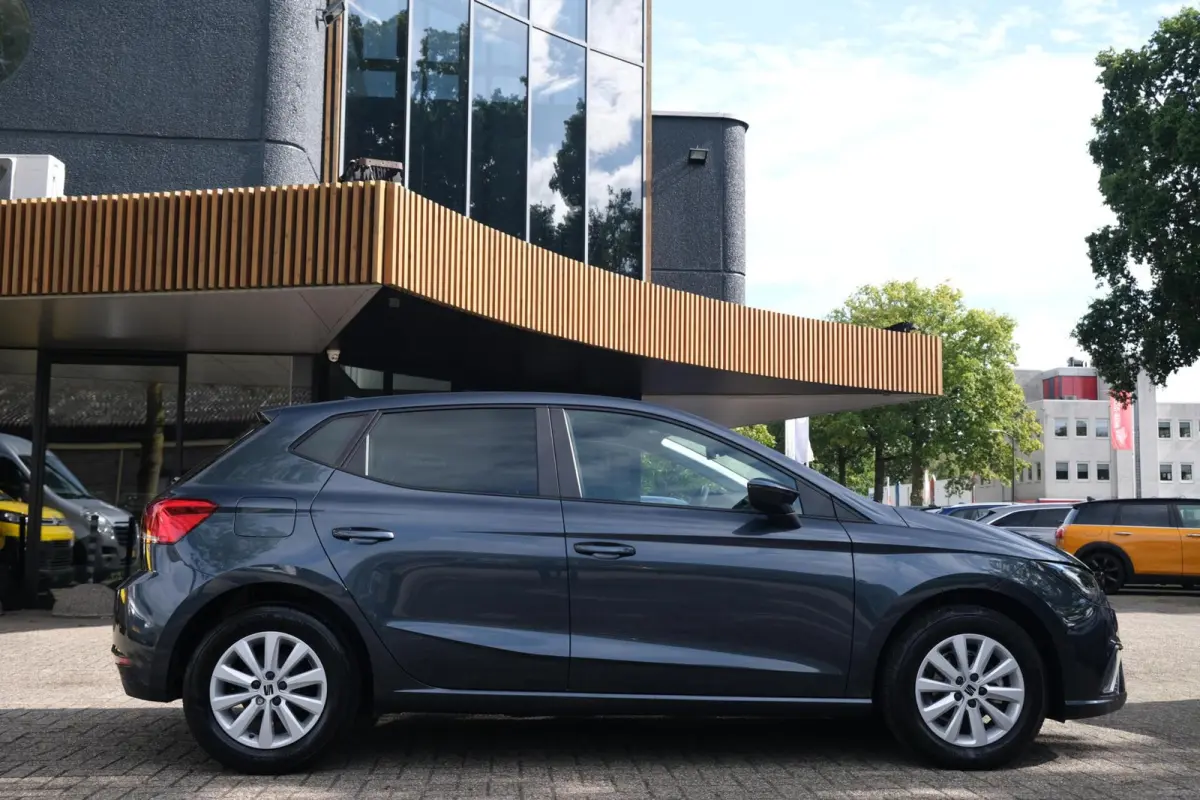 1.0 Style|Rijklaar!|Carplay|LaneAssist|FrontAssist|DAB|Cruise