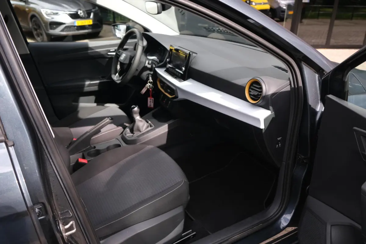 1.0 Style|Rijklaar!|Carplay|LaneAssist|FrontAssist|DAB|Cruise