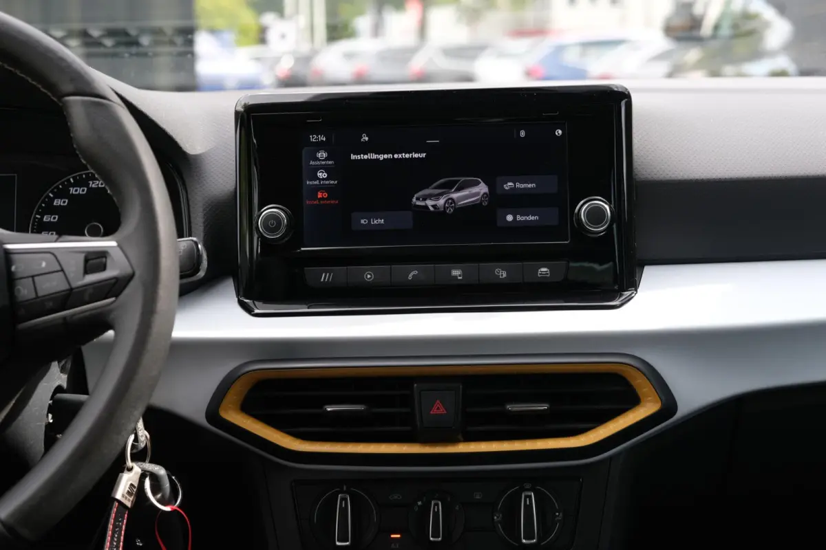 1.0 Style|Rijklaar!|Carplay|LaneAssist|FrontAssist|DAB|Cruise