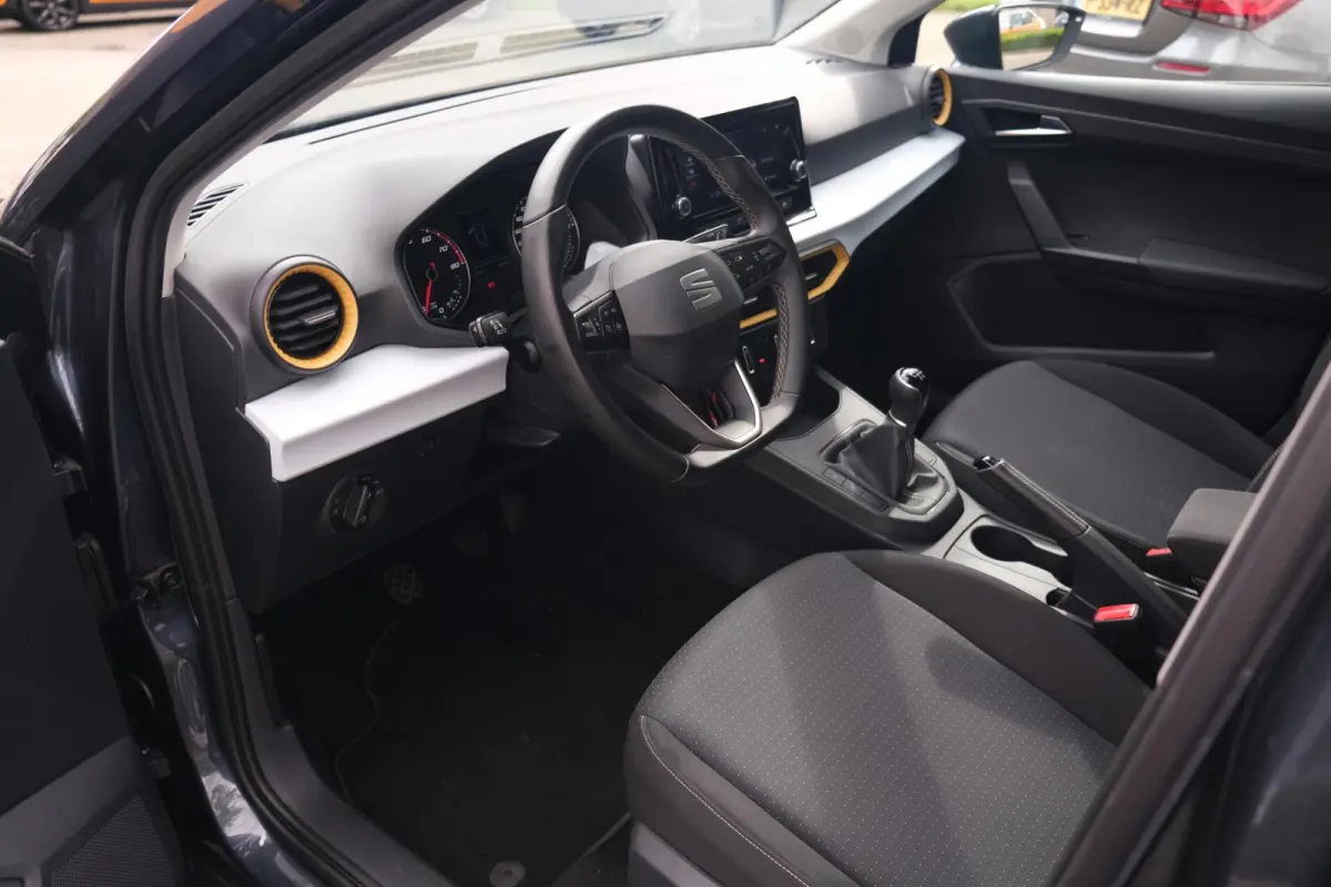 1.0 Style|Rijklaar!|Carplay|LaneAssist|FrontAssist|DAB|Cruise