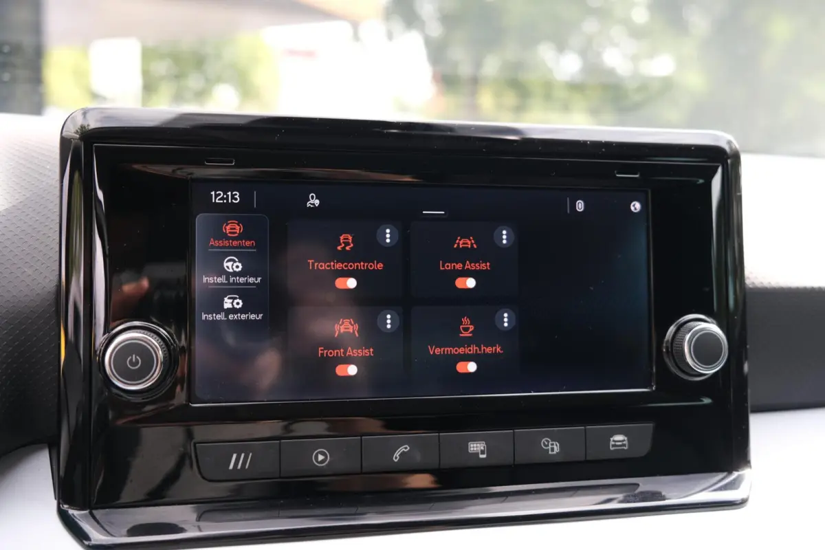 1.0 Style|Rijklaar!|Carplay|LaneAssist|FrontAssist|DAB|Cruise