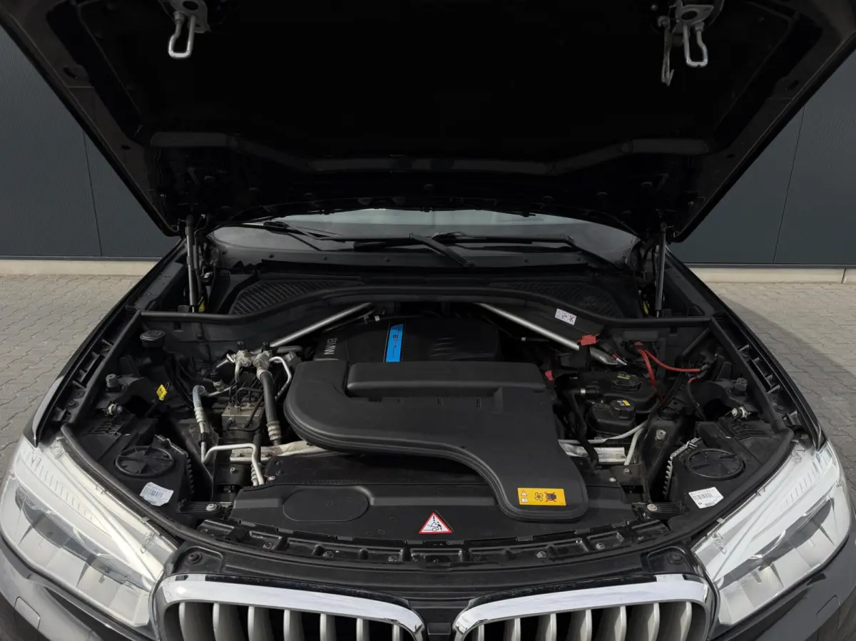 xDrive40e High Executive Pano - Leder - Head-Up - Keyless - Trekhaak