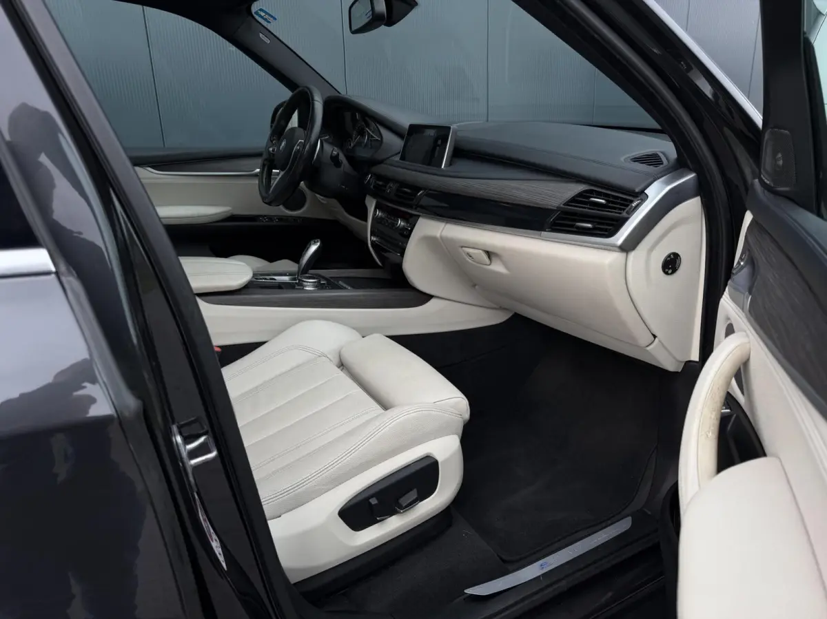 xDrive40e High Executive Pano - Leder - Head-Up - Keyless - Trekhaak