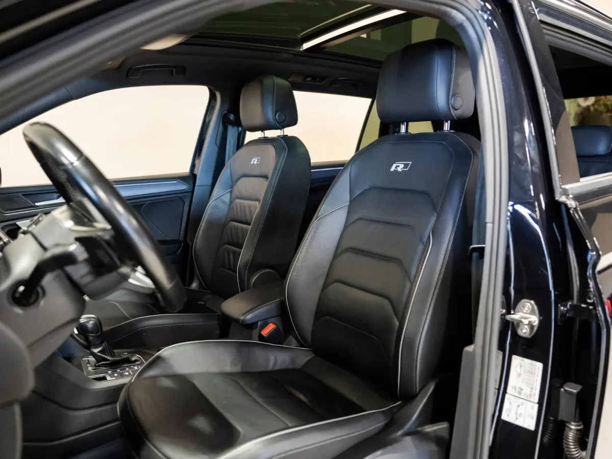 1.5 TSI 2x R-Line Blackstyle / 150pk / Panorama dak / Rondomzicht camera / Stoelverwarming / Leder /