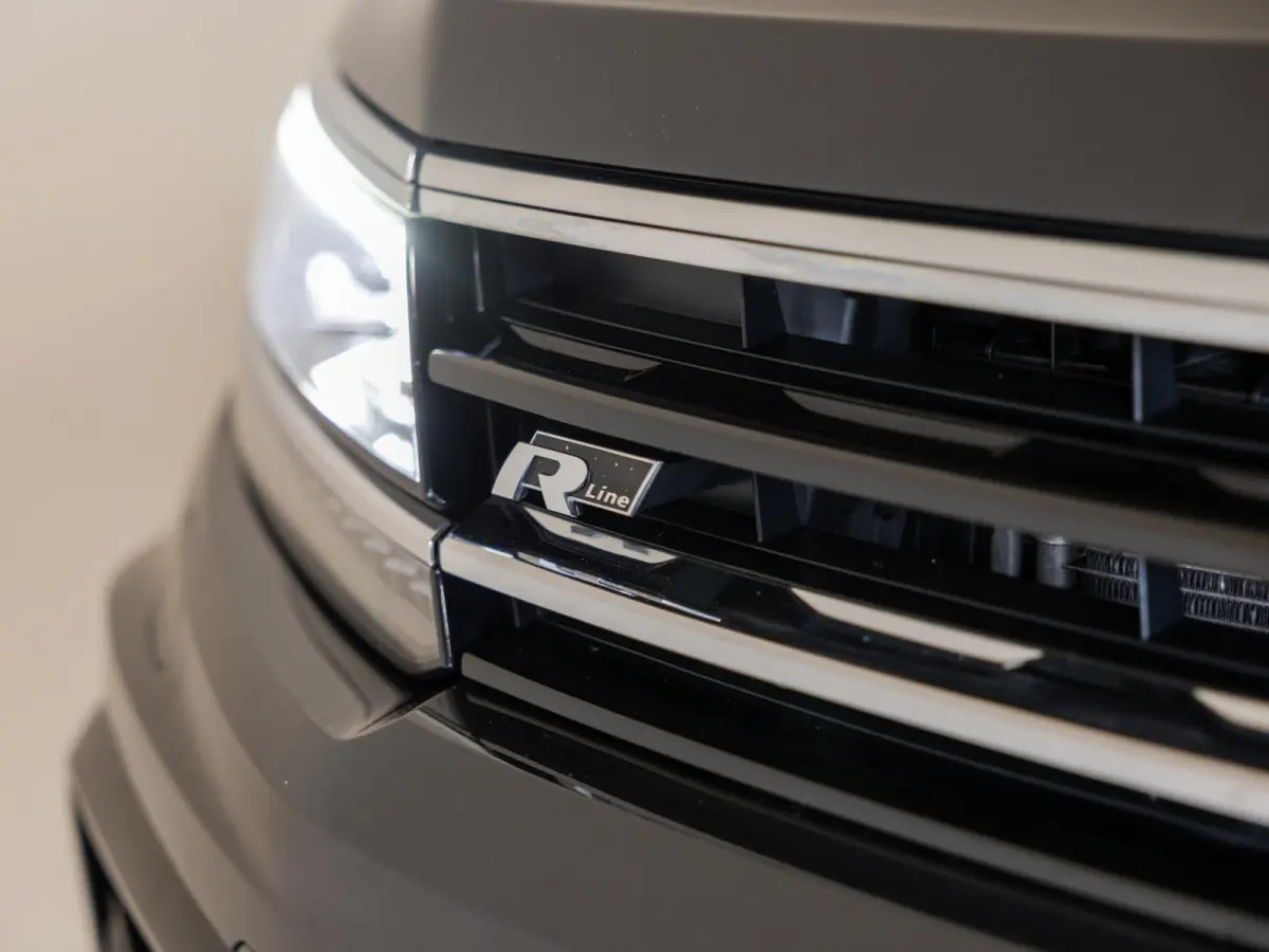 1.5 TSI 2x R-Line Blackstyle / 150pk / Panorama dak / Rondomzicht camera / Stoelverwarming / Leder /
