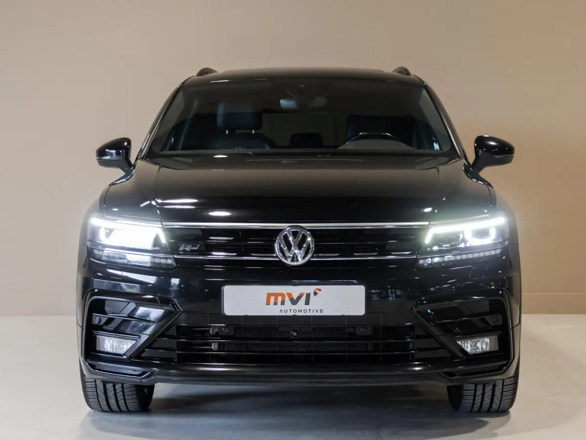 1.5 TSI 2x R-Line Blackstyle / 150pk / Panorama dak / Rondomzicht camera / Stoelverwarming / Leder /