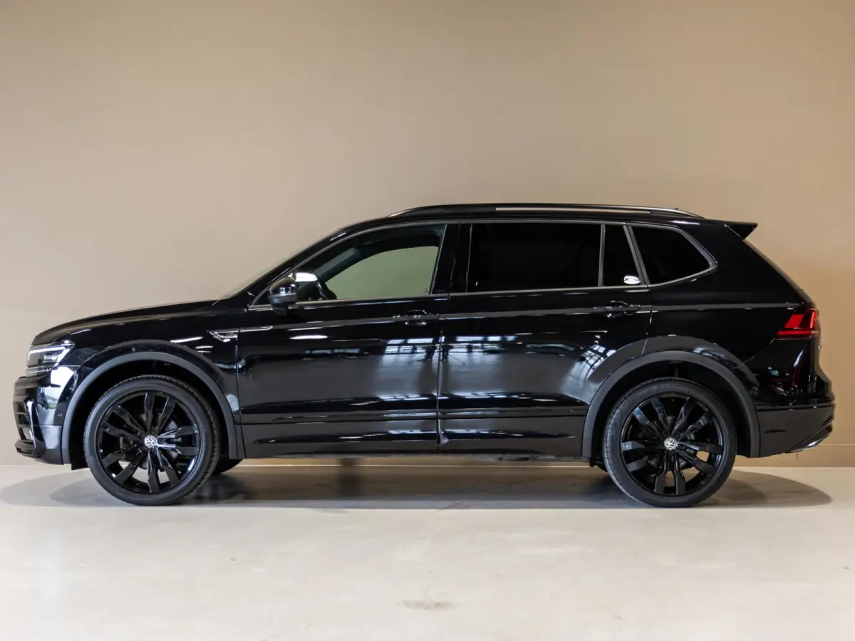 1.5 TSI 2x R-Line Blackstyle / 150pk / Panorama dak / Rondomzicht camera / Stoelverwarming / Leder /