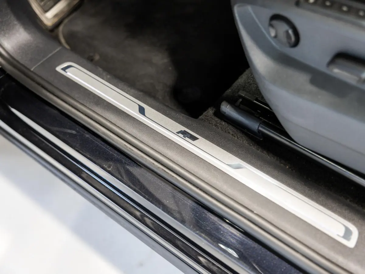 1.5 TSI 2x R-Line Blackstyle / 150pk / Panorama dak / Rondomzicht camera / Stoelverwarming / Leder /