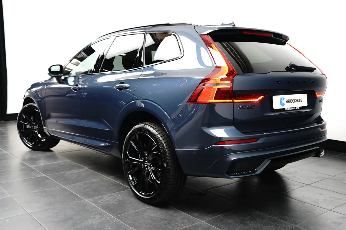 Plus Black Edition Recharge Plug-In Hybrid AWD | Luchtvering | 360 | HUD | H&K | Panodak |