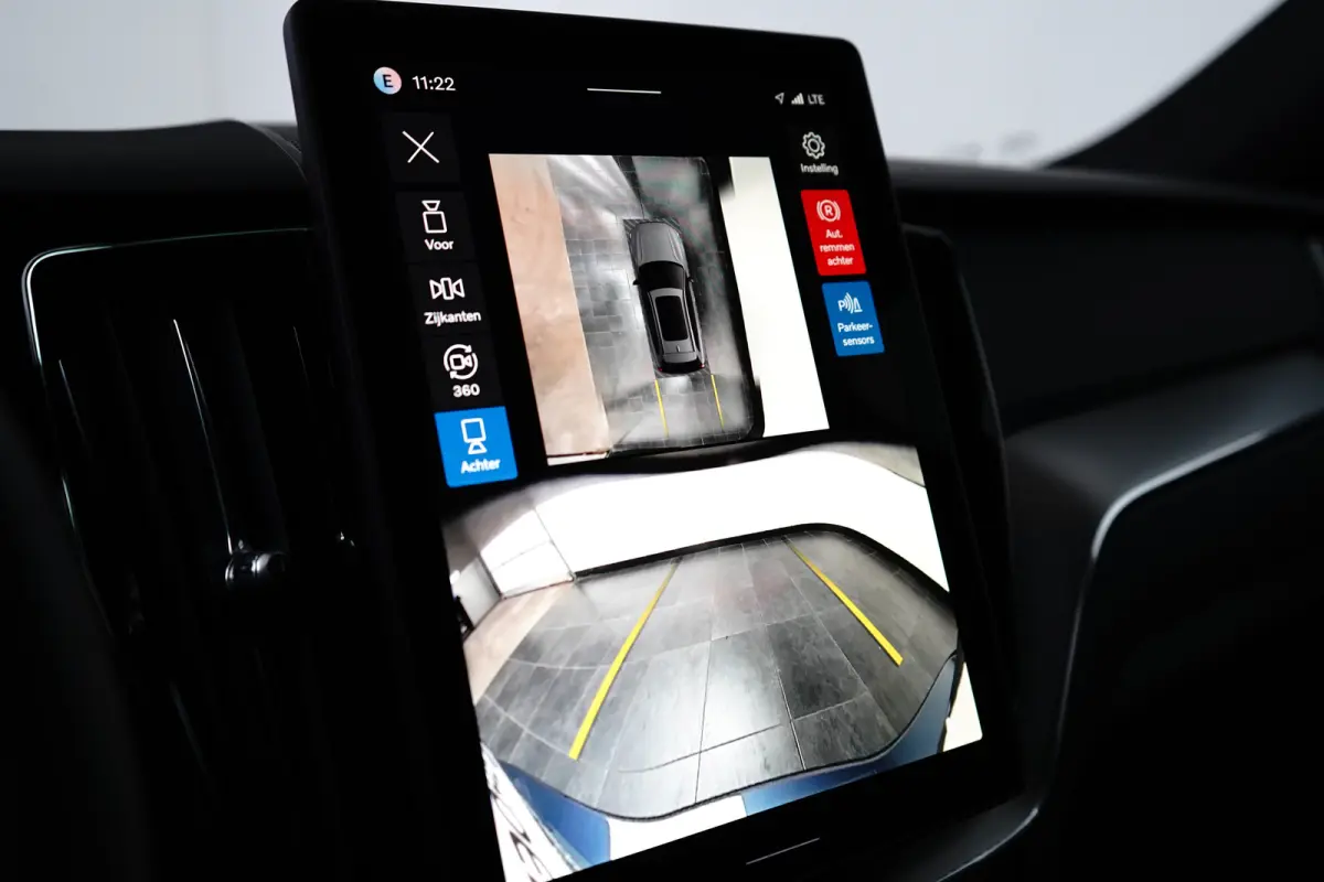 Plus Black Edition Recharge Plug-In Hybrid AWD | Luchtvering | 360 | HUD | H&K | Panodak |
