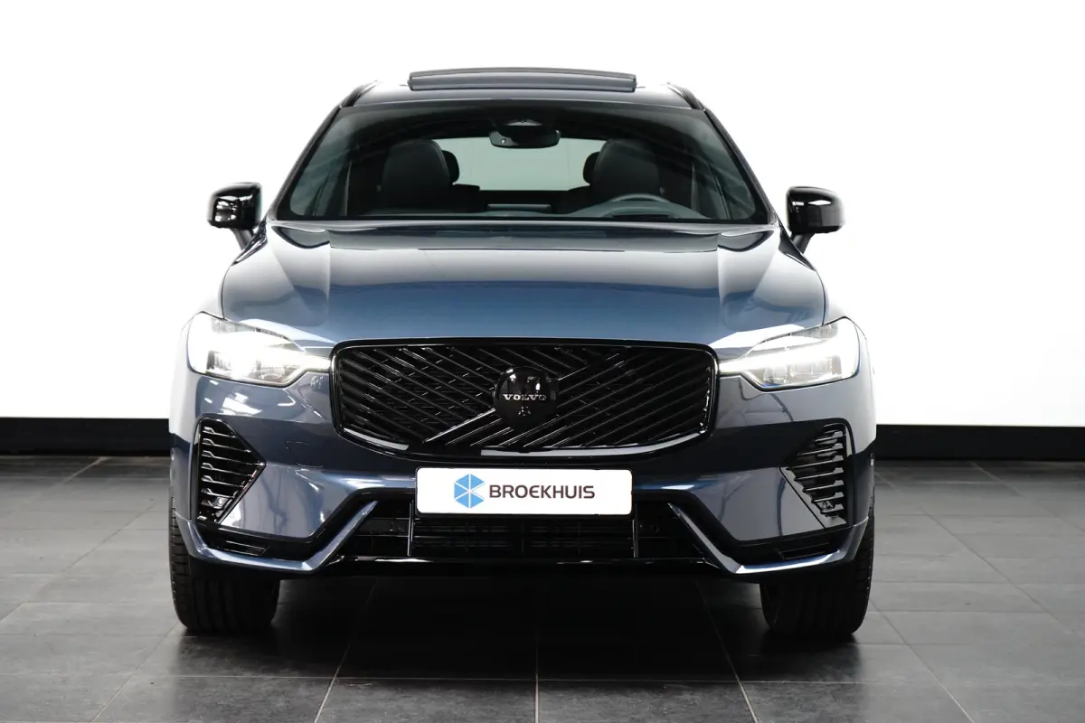Plus Black Edition Recharge Plug-In Hybrid AWD | Luchtvering | 360 | HUD | H&K | Panodak |
